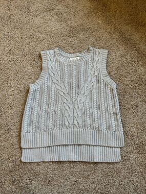 Knit Cable Sleeveless Crewneck Sweater Vest - Light Gray